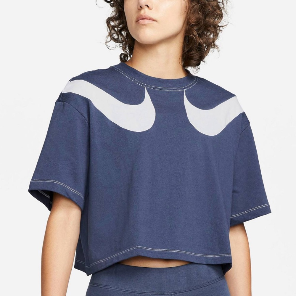 Nike Crop Top w/ Swoosh Logo, Size M/Blue 💙